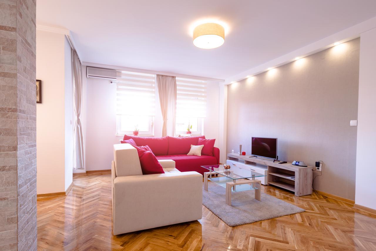 נובי סאד Apartman Arte מראה חיצוני תמונה